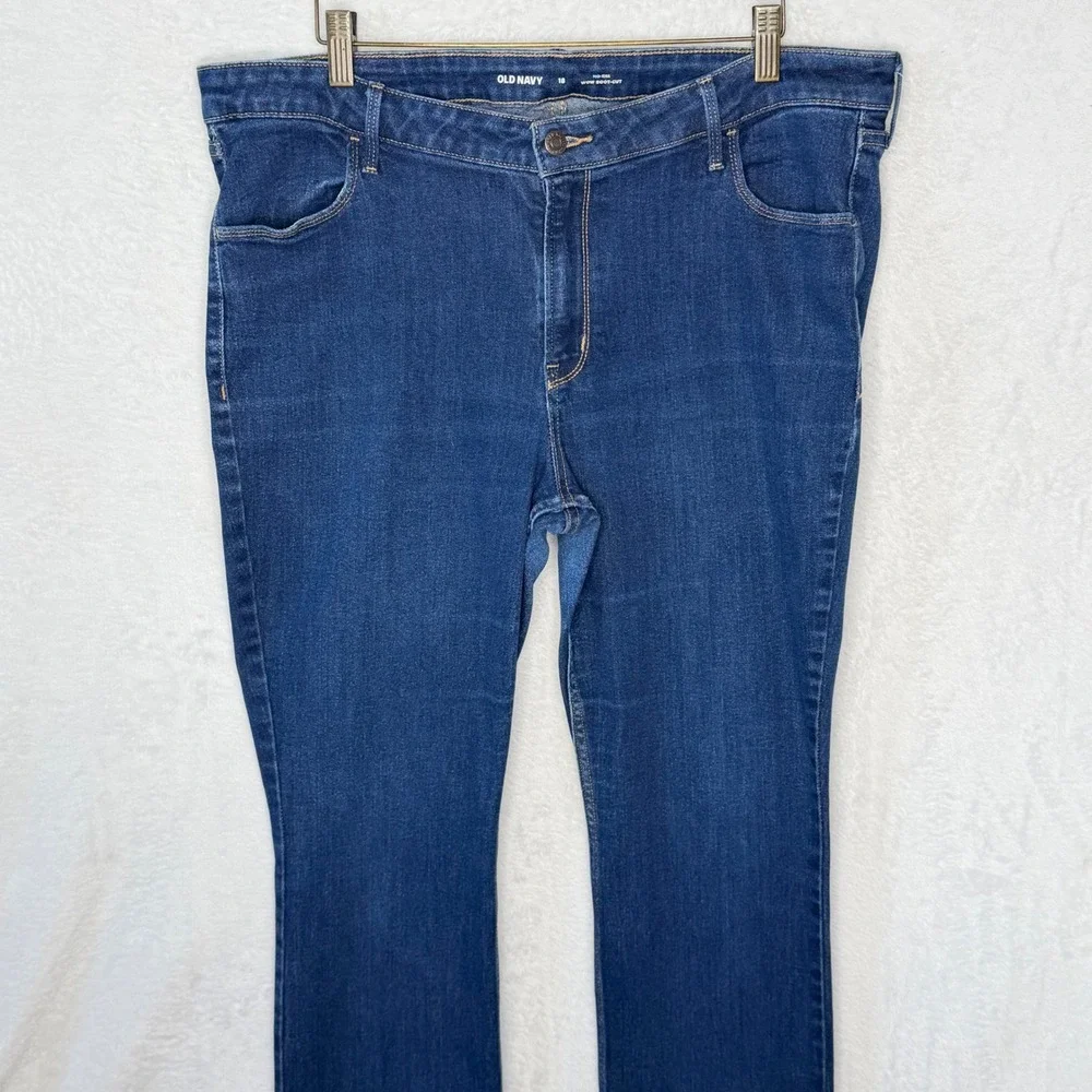 Old Navy Women 18 Blue Wow Boot-Cut Mid-Rise Dark Wash Stretch Denim Jeans